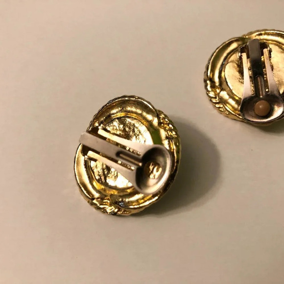 Lot of  2 Clip On Earrings Pearl Style Costume Jewelry - Picture 6 of 12